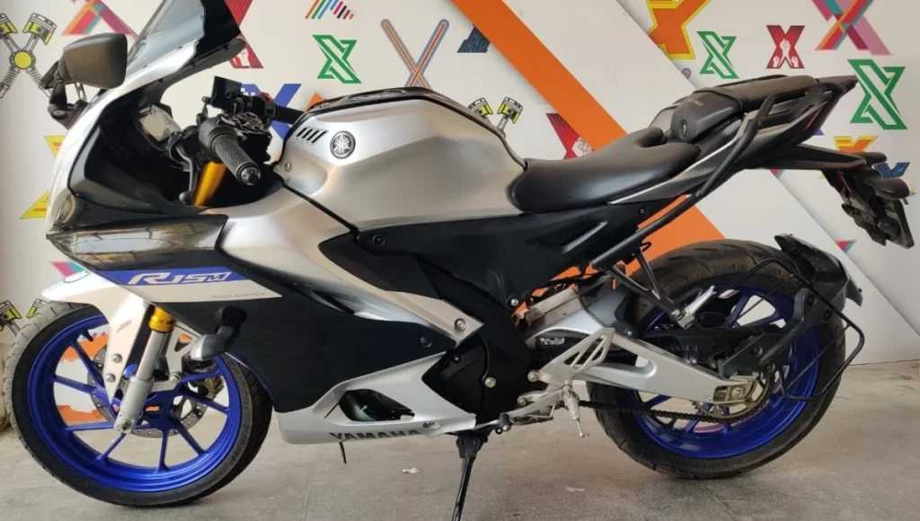 Yamaha R15 V4
