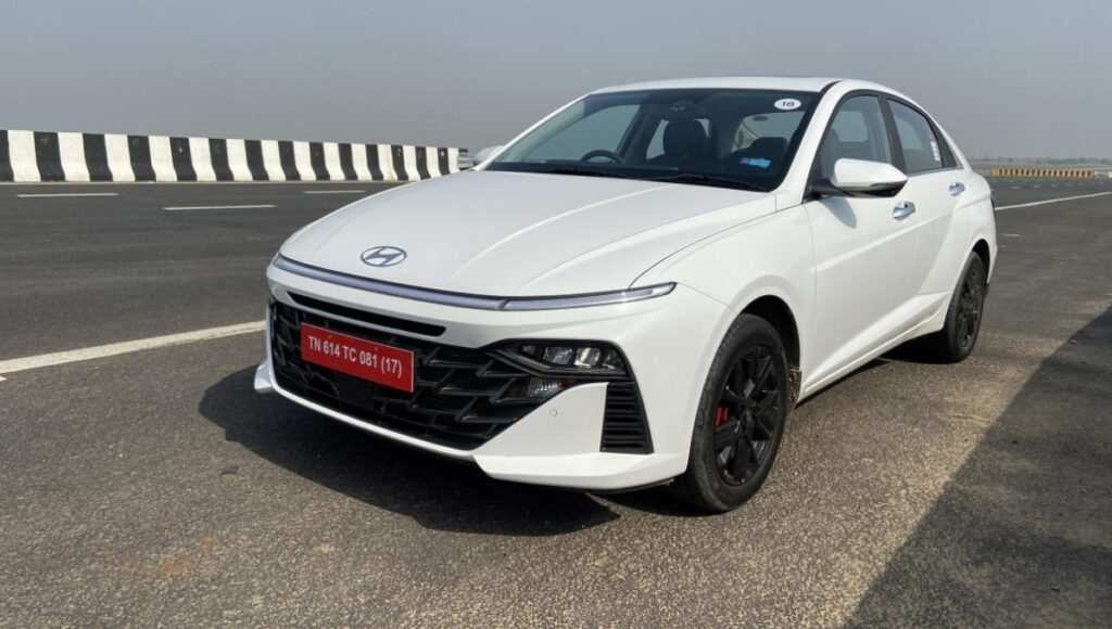 New Hyundai Verna Launched in India: Price, Features, Engine and Variants Details 1 Hyundai Verna