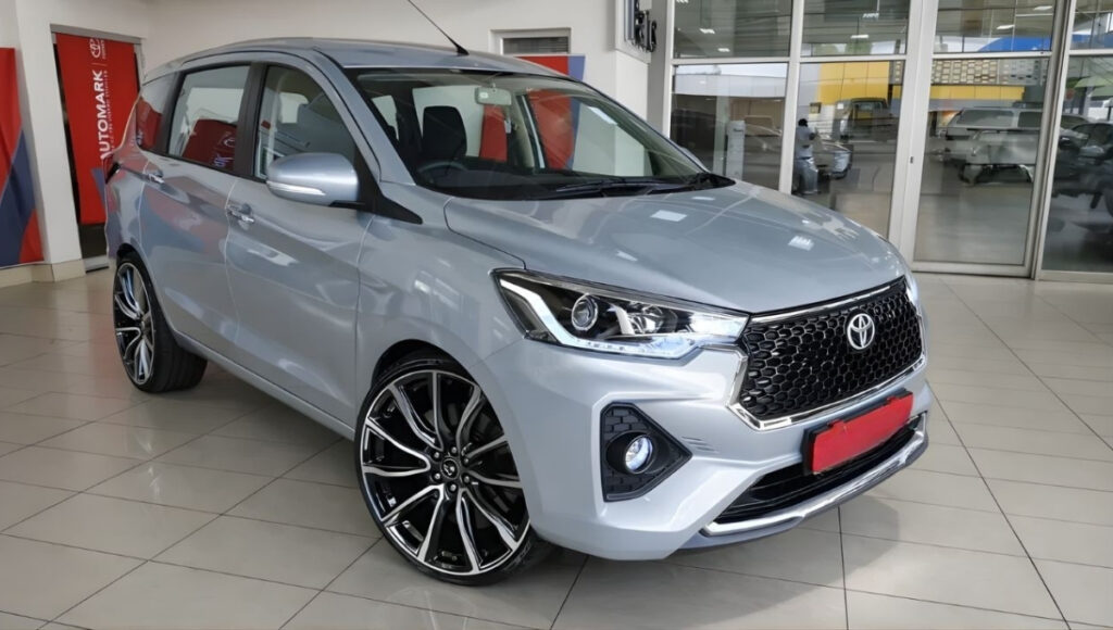 Toyota Rumion New Base Variant Launched at ₹9.56 Lakh, 7 Seater MPV Price, Features and Mileage 2 Toyota Rumion